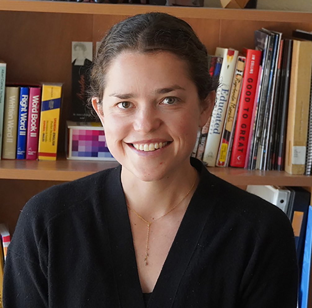 Photo of Isabel Marlens wearing a black shirt